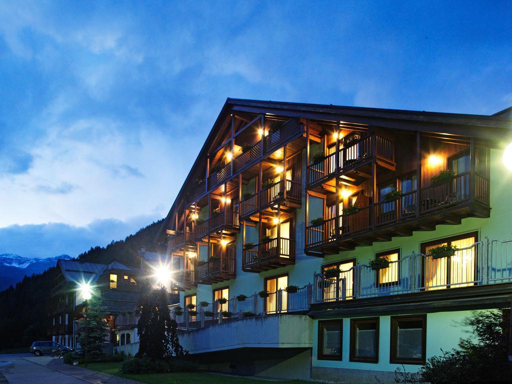 Hotel Domina Parco Dello Stelvio Cogolo Esterno foto